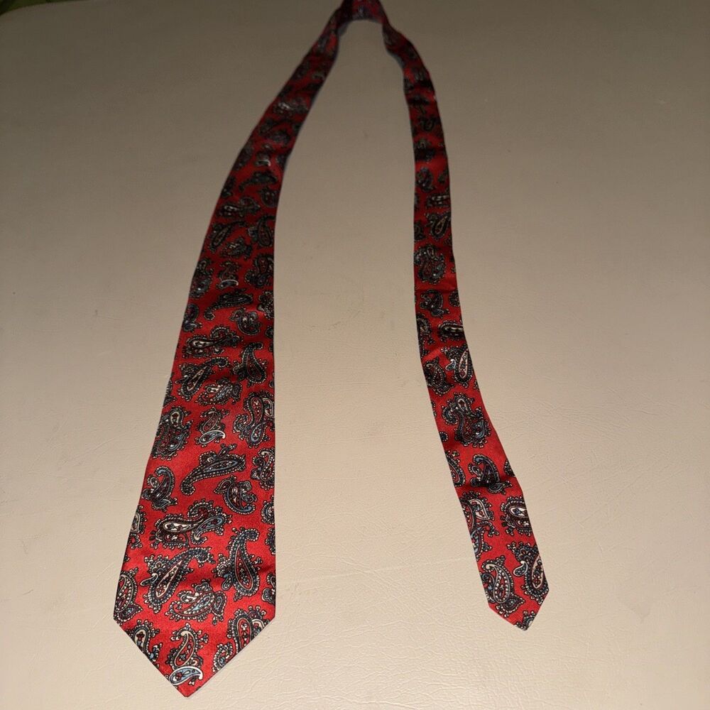 Frederick Theak Men’s Tie Red